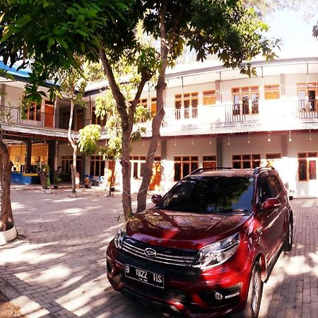 Pondok Wisata Dan Restoran Elim Waingapu Exterior photo