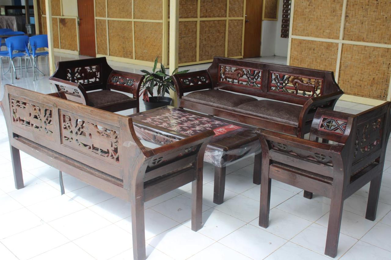 Pondok Wisata Dan Restoran Elim Waingapu Exterior photo