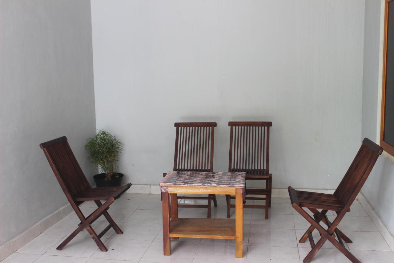 Pondok Wisata Dan Restoran Elim Waingapu Exterior photo