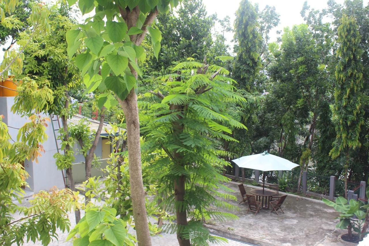 Pondok Wisata Dan Restoran Elim Waingapu Exterior photo