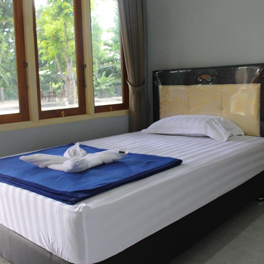 Pondok Wisata Dan Restoran Elim Waingapu Exterior photo